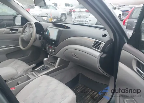 2010 Subaru Forester 2.5X Premium z USA, uszkodzony, nr VIN JF2SH6CC7AH901459